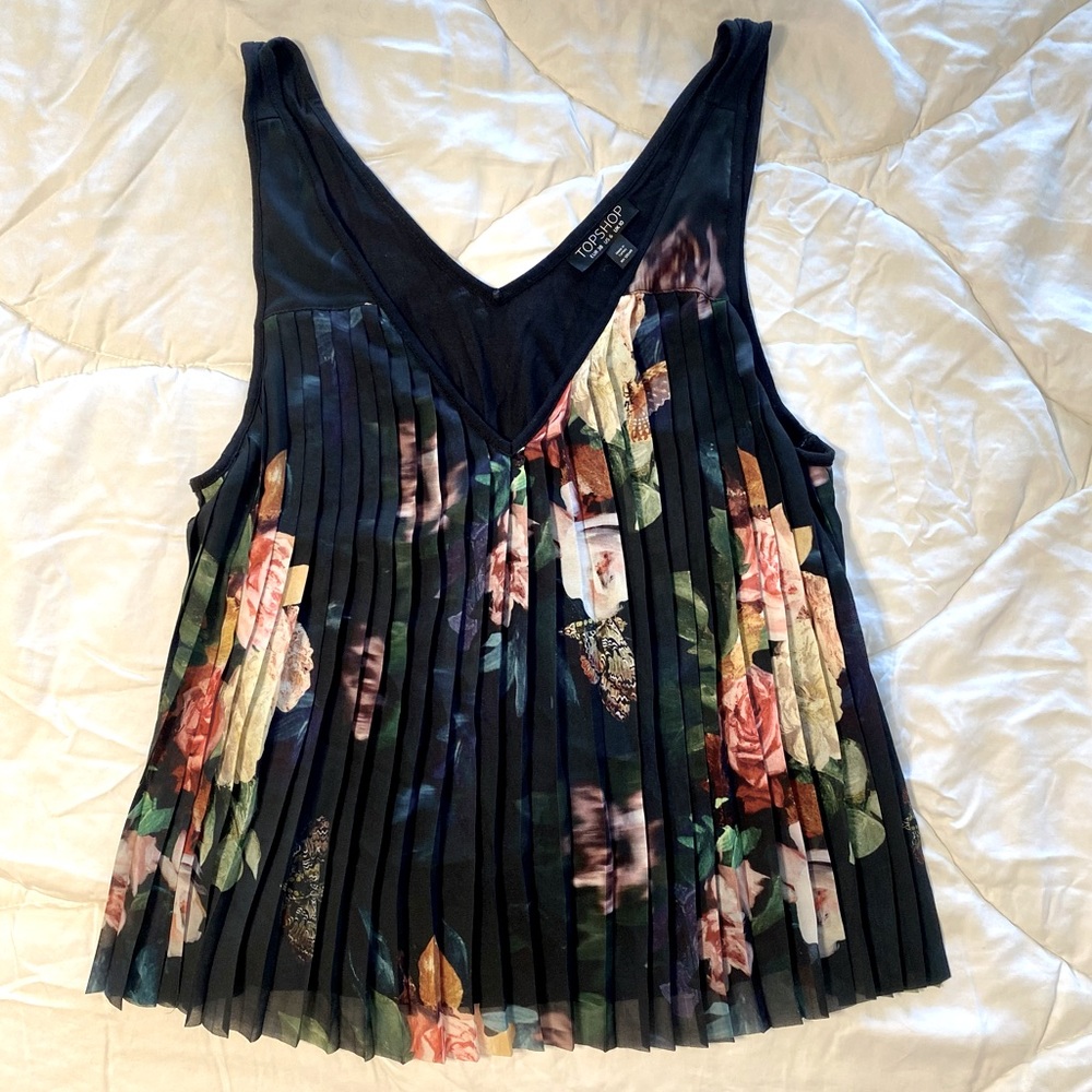 Pleated Garden Graphic Crop Top  |  Topshop  |  Size 6 / Medium